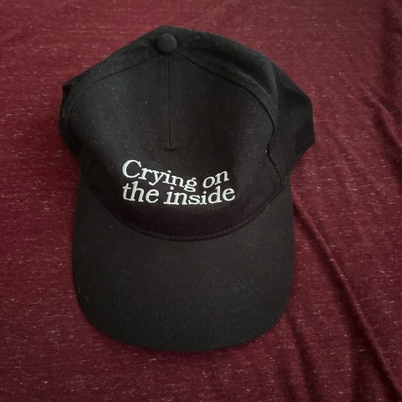 Crying hat - Picture 1 of 2